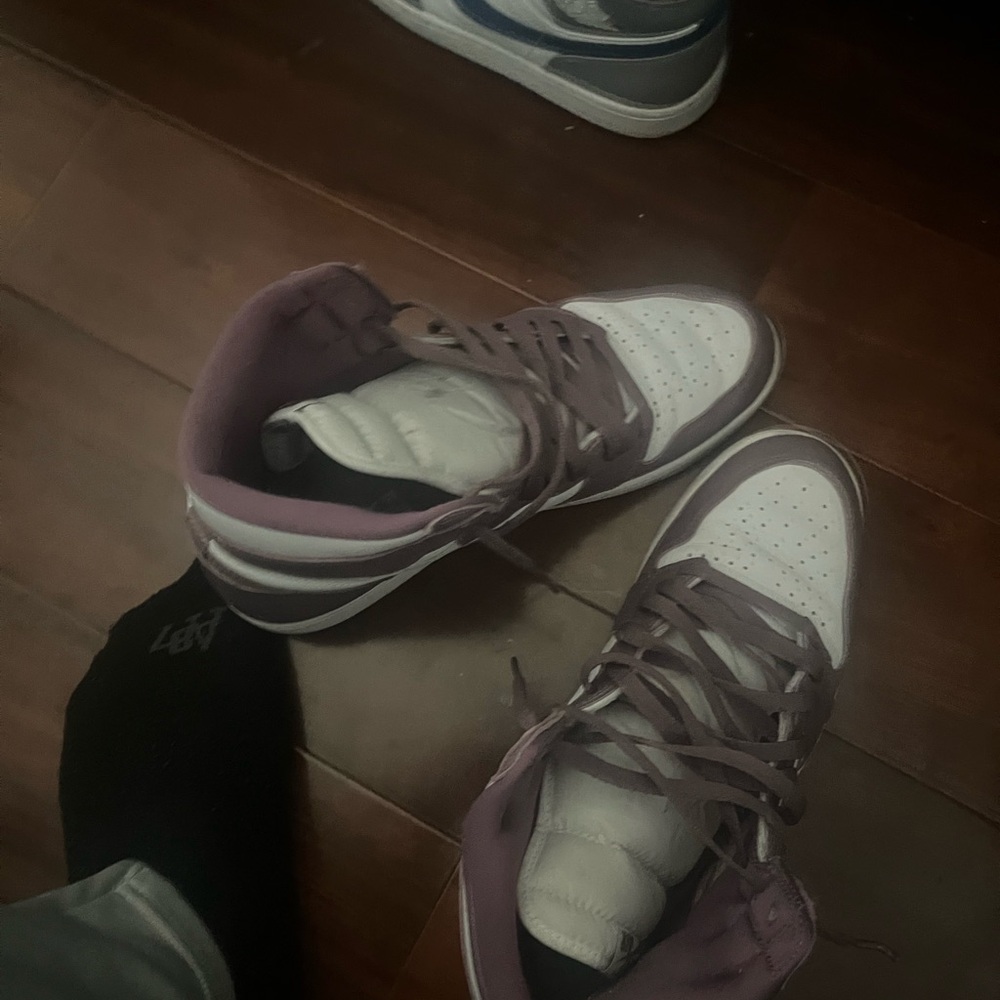 Jordan 1 original price 180